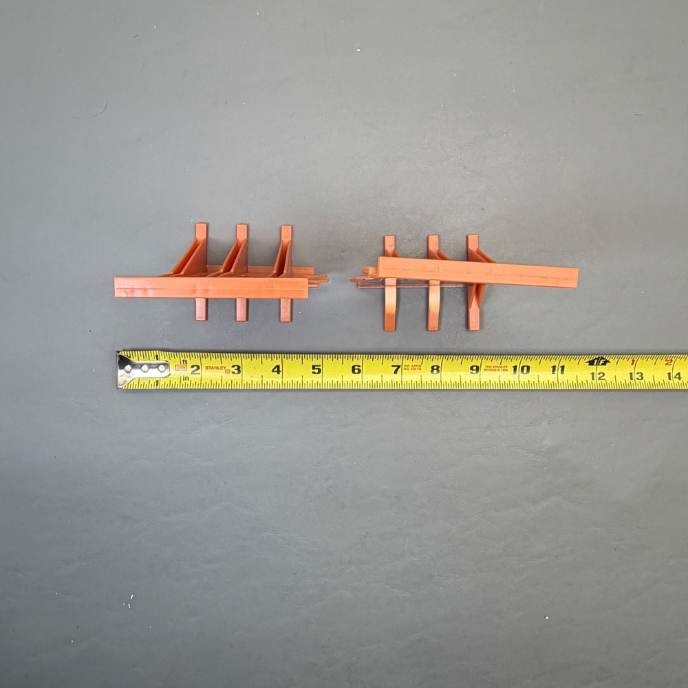 Disney Pixar Cars Diecast Plastic Lot Thunder Hollow Raceway Accessories - Picture 12 of 13